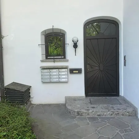 아파트 Zentrale Ferienwohnung *